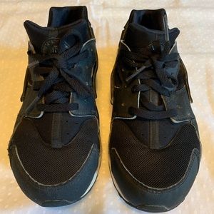 Kids Nike Air Huaraches. Size 3Y